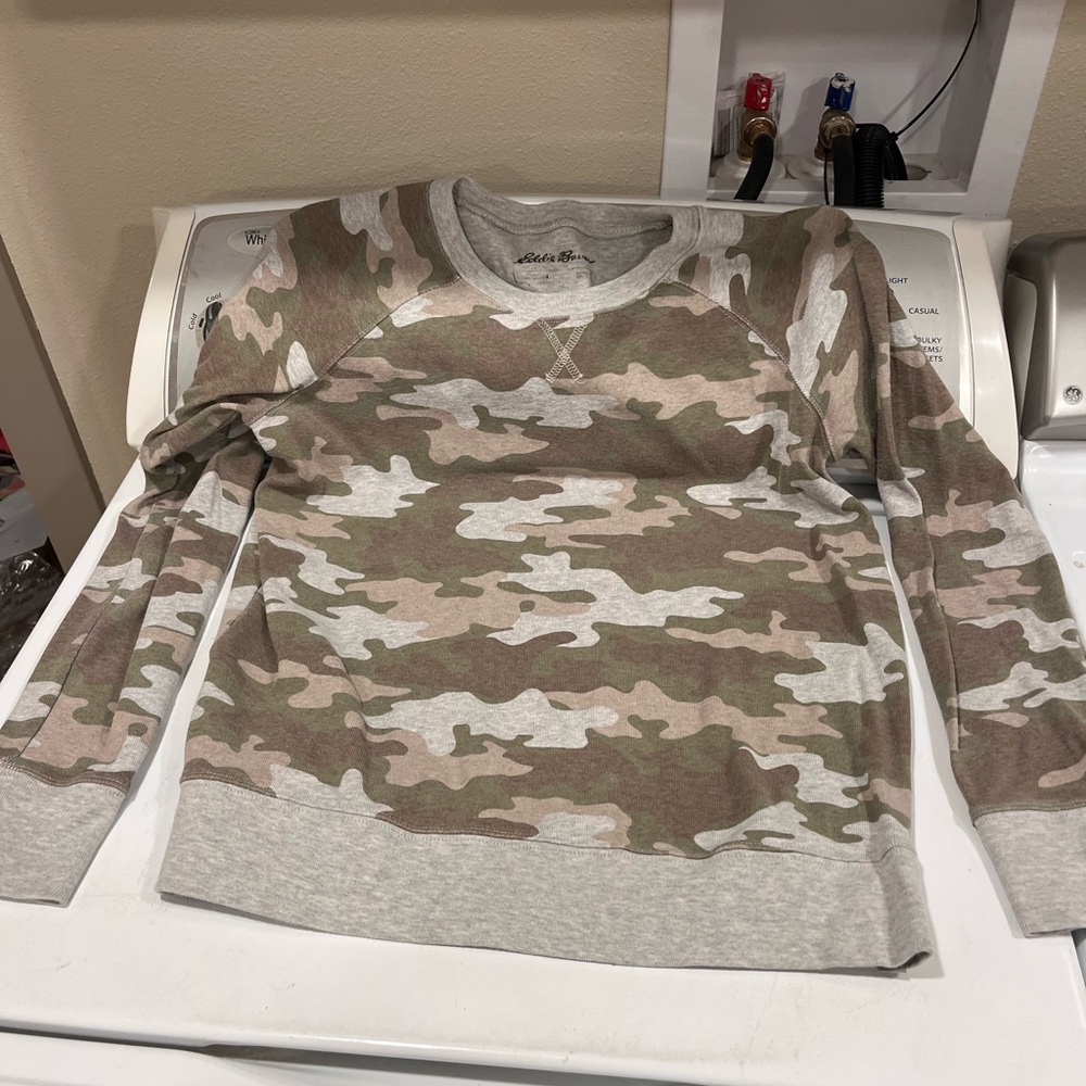 Eddie Bauer Camo Lightweight Sweatshirt Size Medium